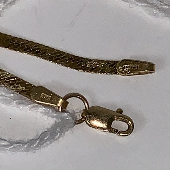 7" long 14 Kt Gold V Design Herringbone Bracelet - Picture 9 of 13